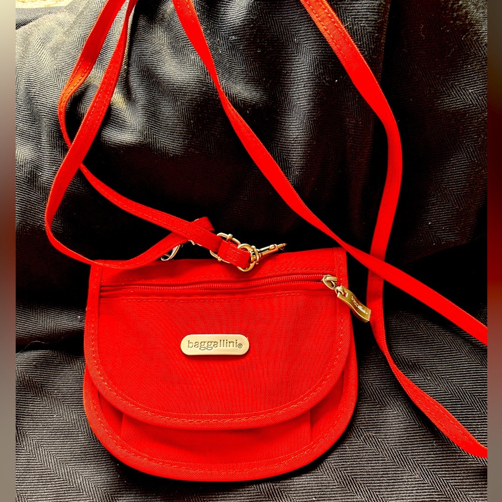 Baggalini crossbody carryall -wallet * keys *credit